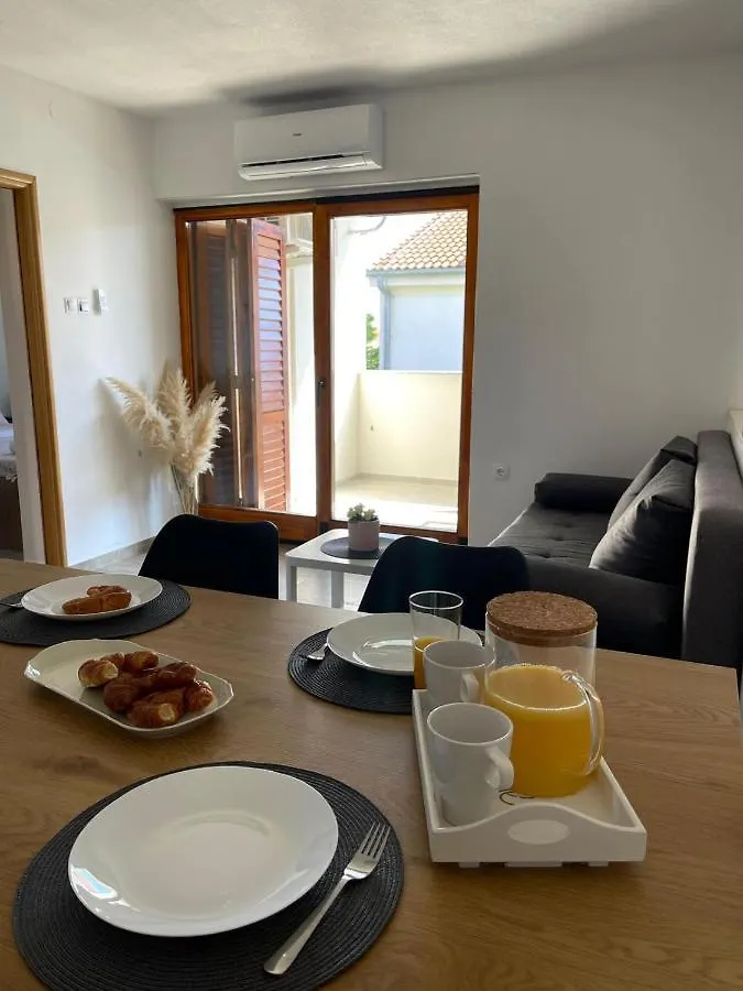Apartmani Komin Пакоштане Хорватия