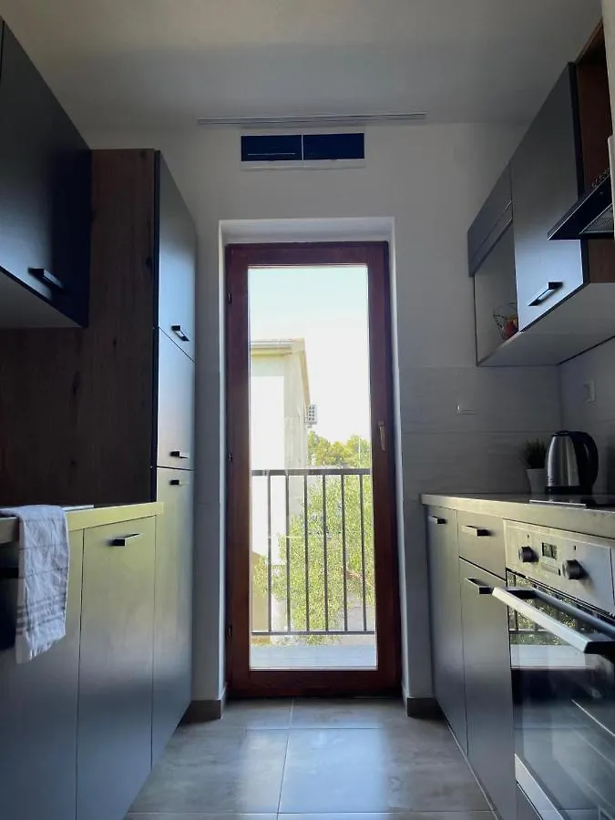 Apartmani Komin Пакоштане 0*,  Хорватия
