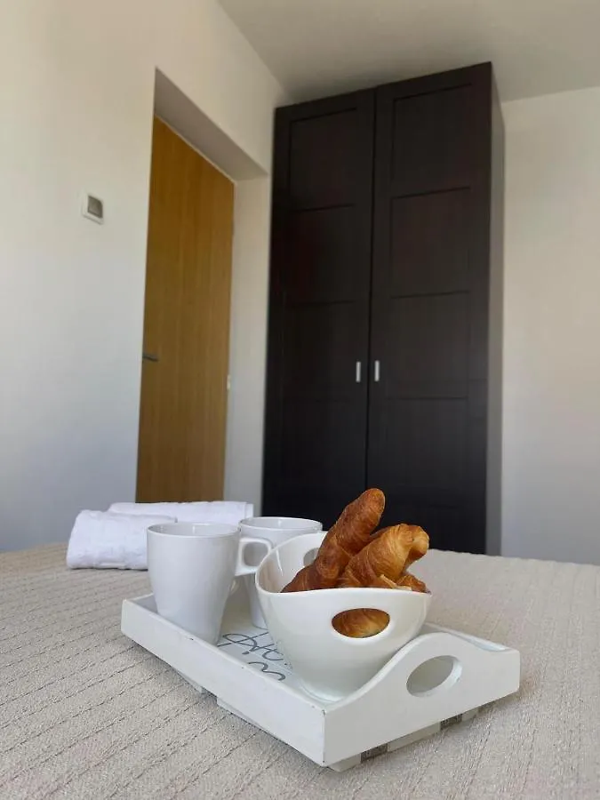 Apartmani Komin Пакоштане 0*,